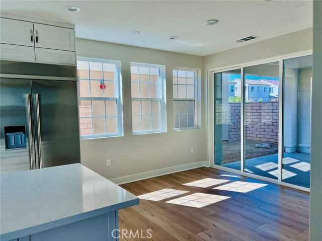 639 Mcfadden St - Photo 3 of 8