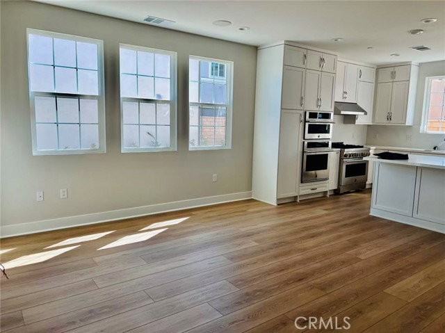 639 Mcfadden St - Photo 7 of 8