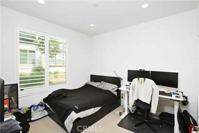 166 Novel - Photo 6 of 8