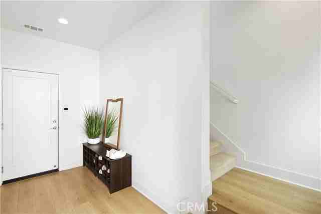 166 Novel - Photo 7 of 8