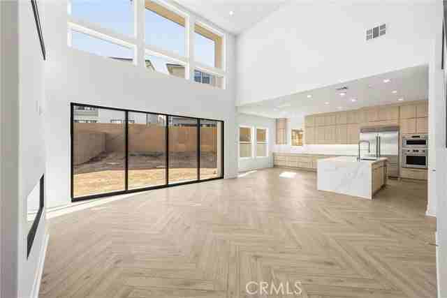 164 Apron - Photo 4 of 8