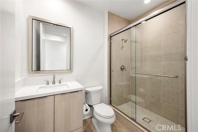 164 Apron - Photo 5 of 8