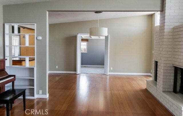 475 Cliff Dr - Photo 3 of 8