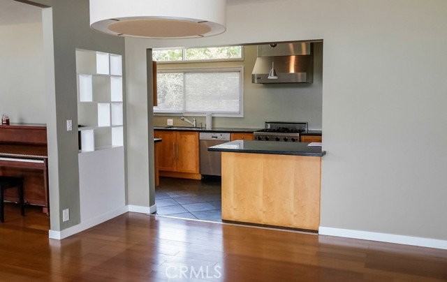 475 Cliff Dr - Photo 5 of 8