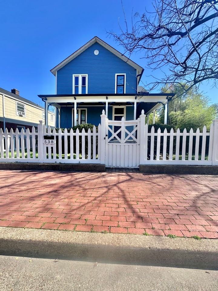 538 Fatherland St - Photo 2 of 32