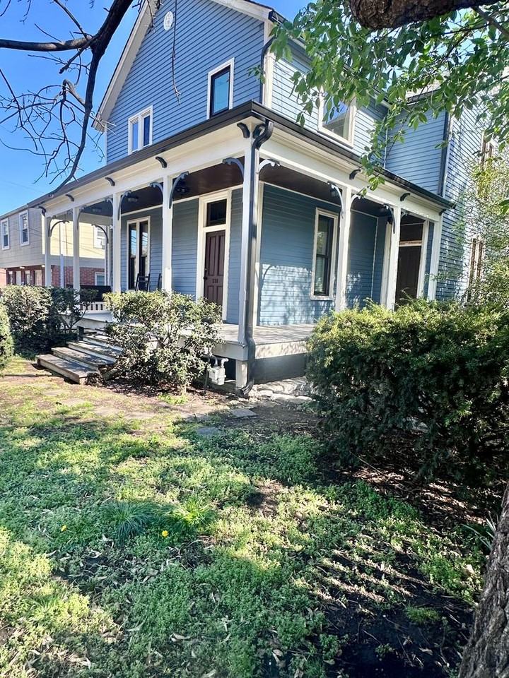 538 Fatherland St - Photo 3 of 32