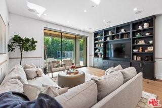 16712 Addison St - Photo 7 of 8