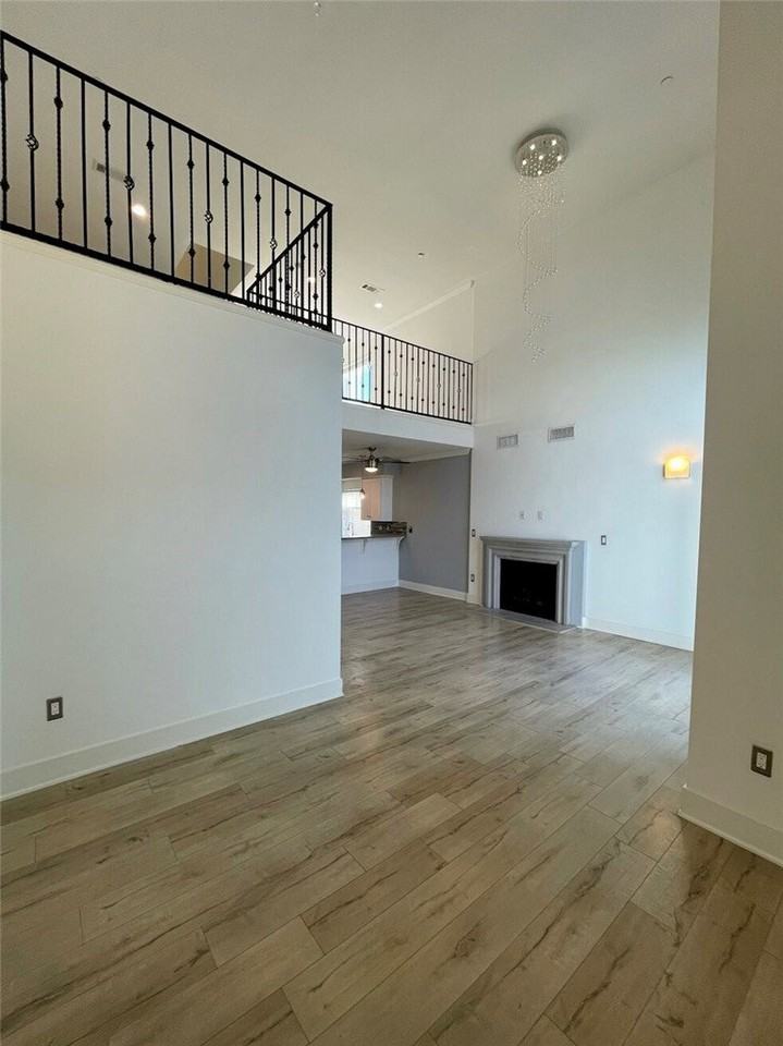 10844 Blix St #101 - Photo 4 of 8