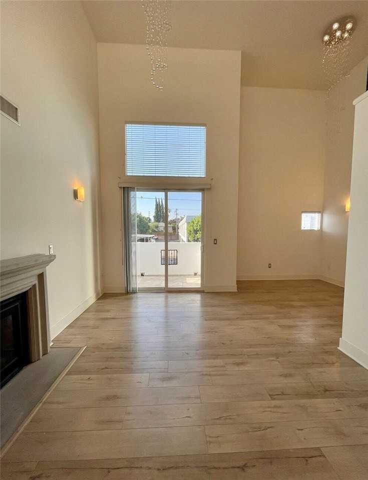 10844 Blix St #101 - Photo 5 of 8