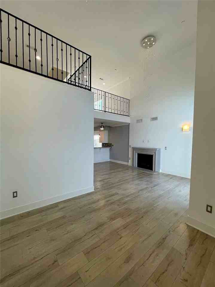 10844 Blix St #101 - Photo 6 of 8