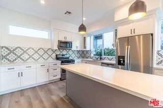 5323 Ben Ave - Photo 3 of 8