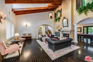 4063 Benedict Canyon Dr - Photo 2 of 8