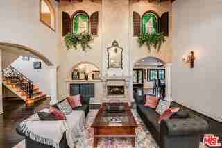 4063 Benedict Canyon Dr - Photo 3 of 8