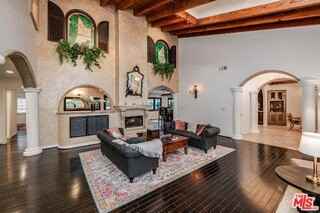 4063 Benedict Canyon Dr - Photo 4 of 8