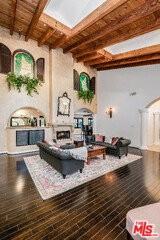 4063 Benedict Canyon Dr - Photo 5 of 8