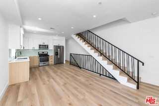 4333 Dixie Canyon Ave - Photo 3 of 8