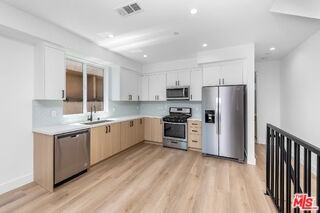 4333 Dixie Canyon Ave - Photo 4 of 8