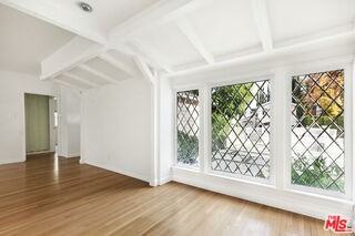 4343 Noble Ave - Photo 5 of 8