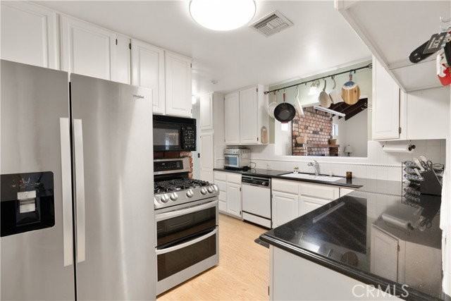 351 S Parish Pl - Photo 3 of 8
