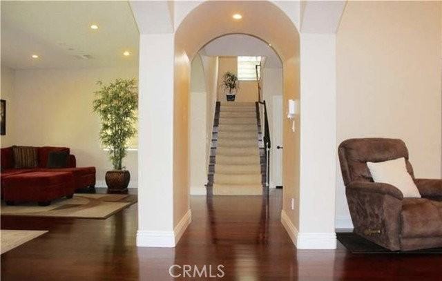 507 Grove Pl - Photo 2 of 8