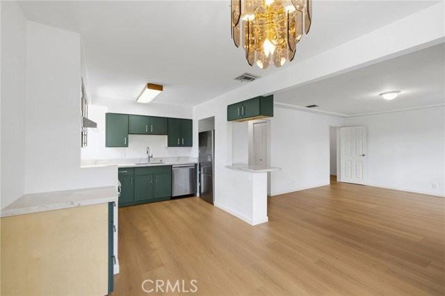 2407 N Keystone St - Photo 2 of 8