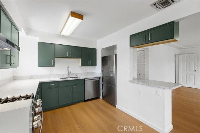 2407 N Keystone St - Photo 3 of 8