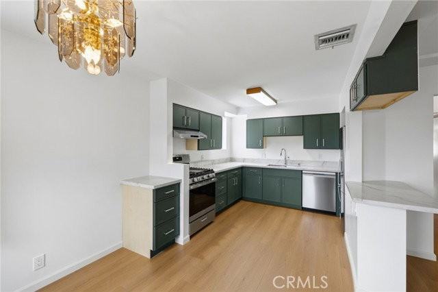 2407 N Keystone St - Photo 4 of 8