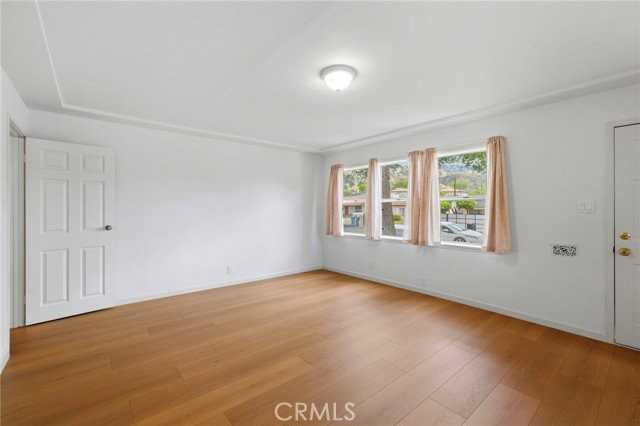 2407 N Keystone St - Photo 5 of 8