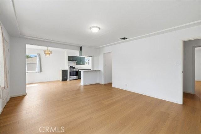 2407 N Keystone St - Photo 6 of 8