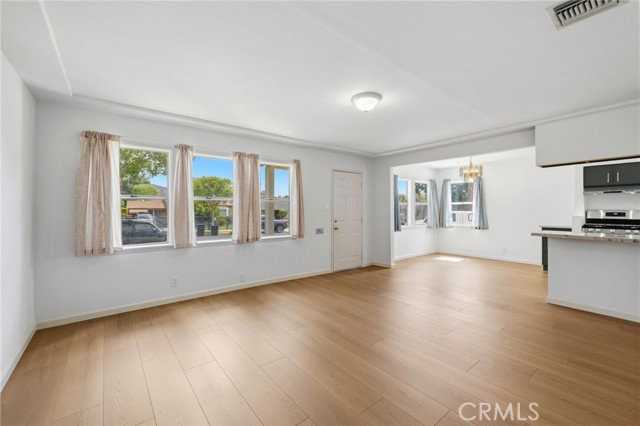 2407 N Keystone St - Photo 7 of 8