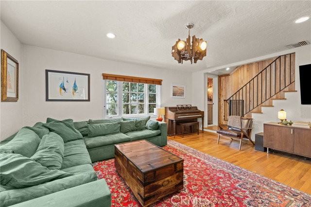 721 Country Club Dr - Photo 3 of 8