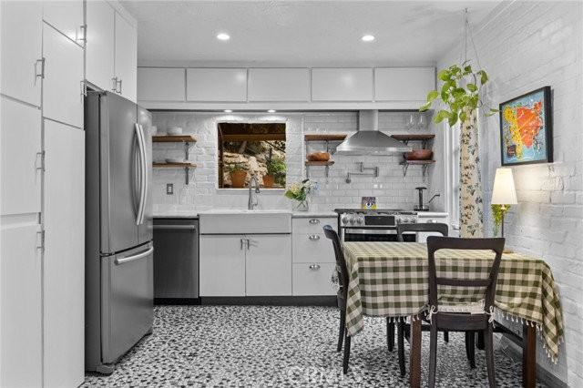 721 Country Club Dr - Photo 6 of 8