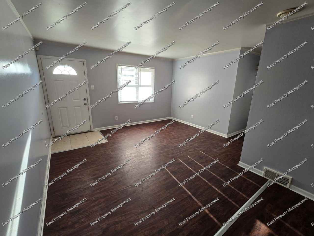 3820 Colbourne St - Photo 2 of 11