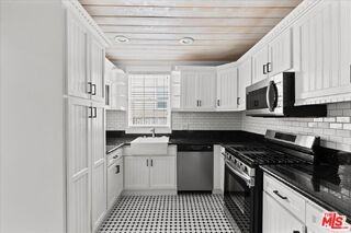 1018 Havenhurst Dr #1020 - Photo 6 of 8