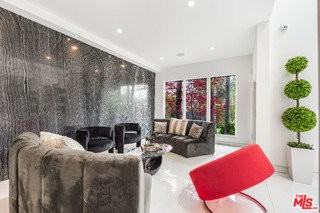 511 N Rexford Dr - Photo 3 of 8