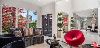 511 N Rexford Dr - Photo 4 of 8