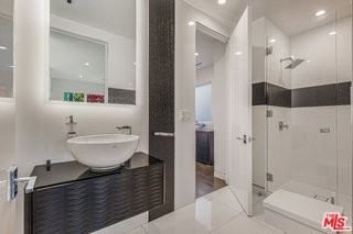 511 N Rexford Dr - Photo 5 of 8