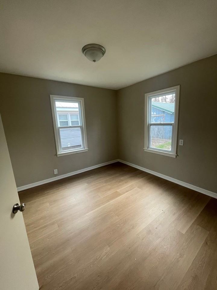 527 G St Ne - Photo 4 of 6