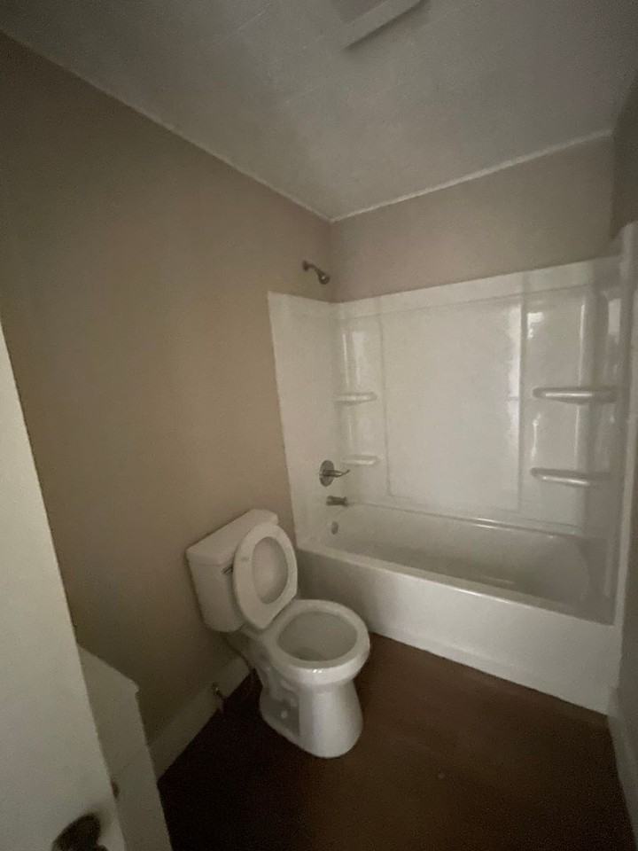 527 G St Ne - Photo 6 of 6