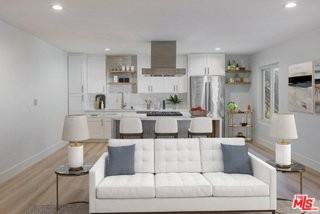 943 9th St #9 - Photo 2 of 8