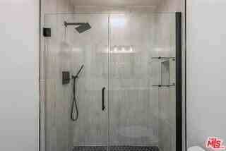 943 9th St #9 - Photo 7 of 8