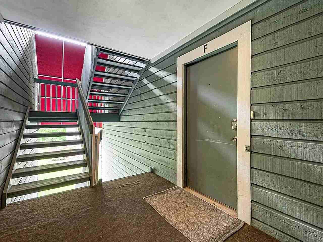 1470 Seneca Dr - Photo 2 of 15