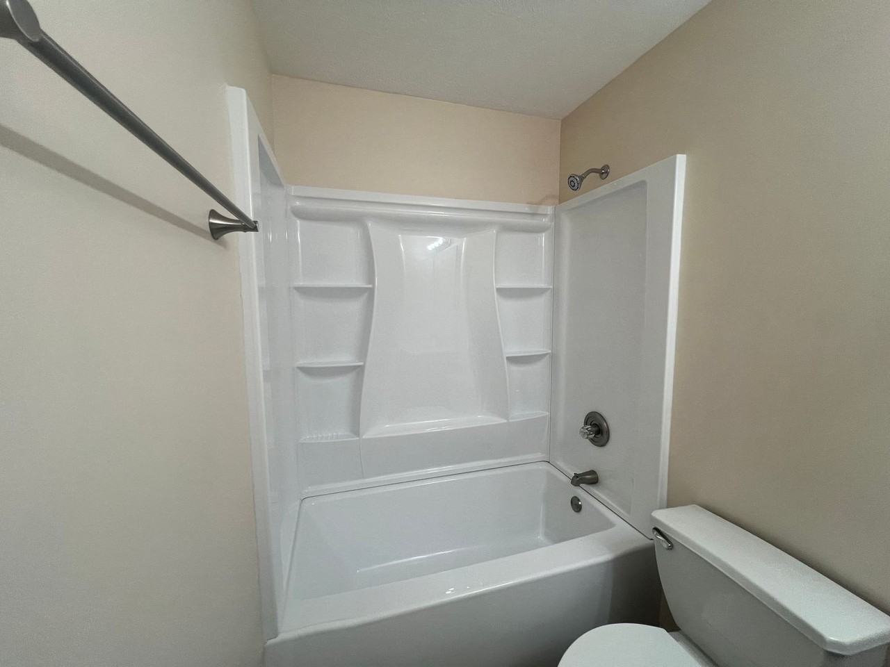 122 Spencer Ct - Photo 6 of 10