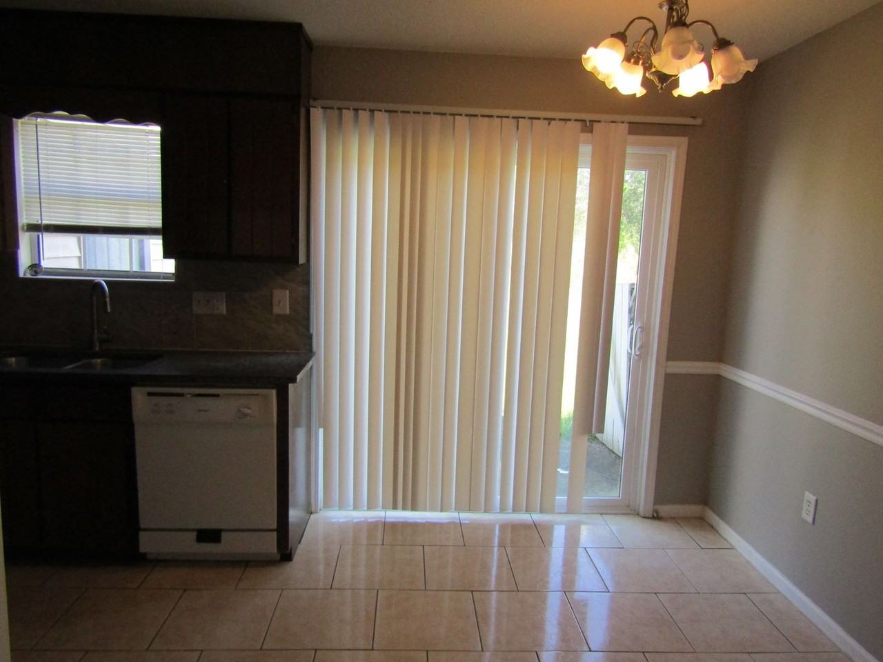 1100 Pineland Ave - Photo 6 of 15