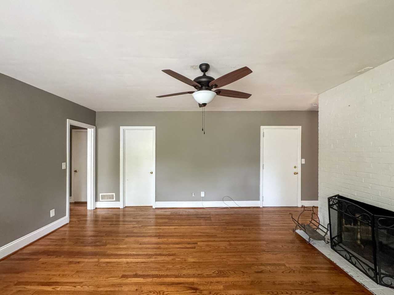 318 Fairwood Ct - Photo 2 of 25