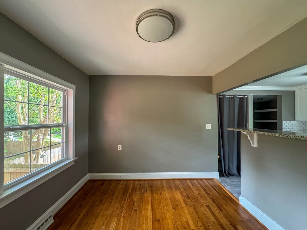 318 Fairwood Ct - Photo 6 of 25