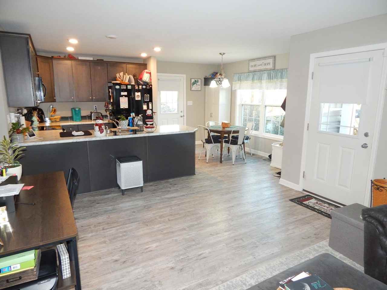 180 Economy St - Photo 4 of 16