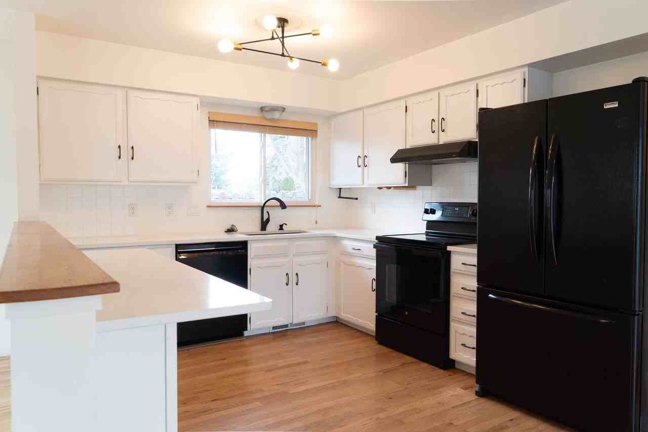 1500 Ashcroft Dr - Photo 3 of 33