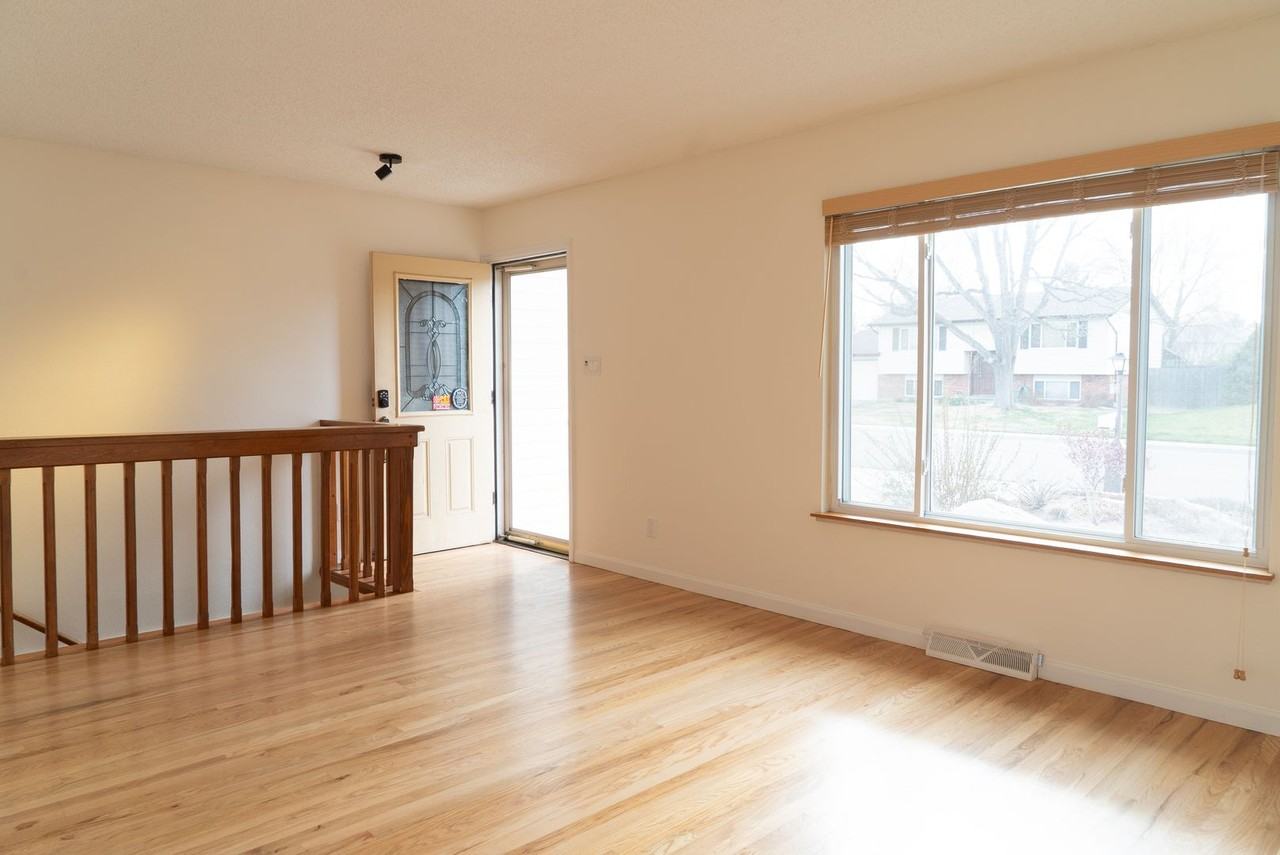 1500 Ashcroft Dr - Photo 4 of 33