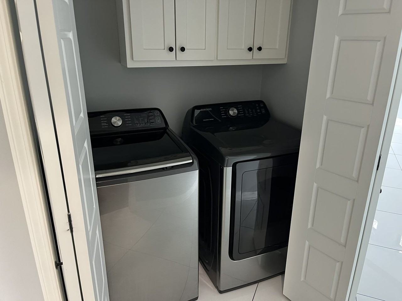 606 E 23rd St - Photo 5 of 21